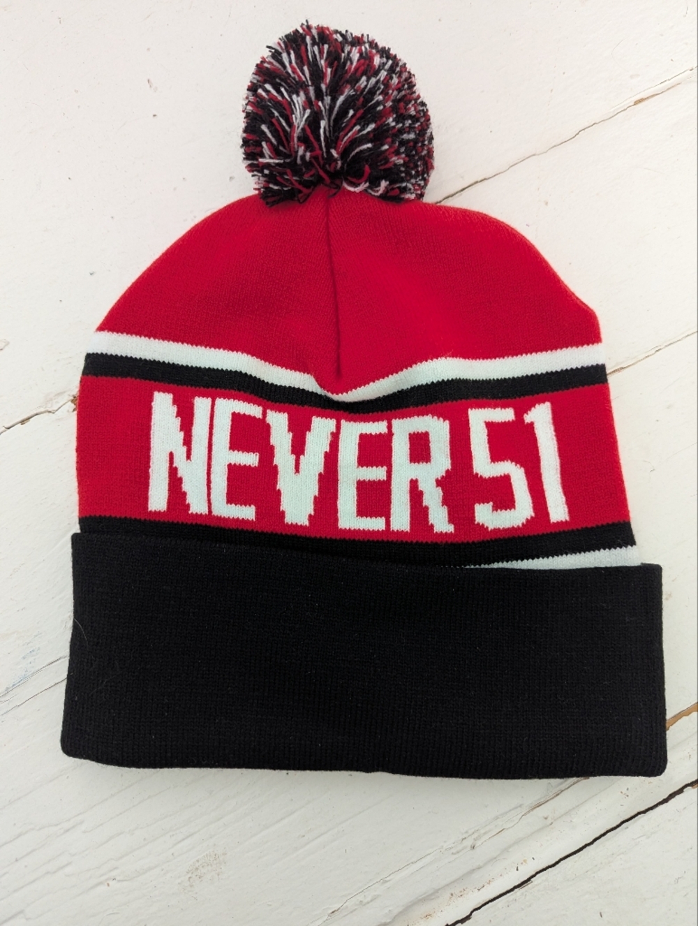Red and Black 'NEVER 51' Knit Beanie - Men